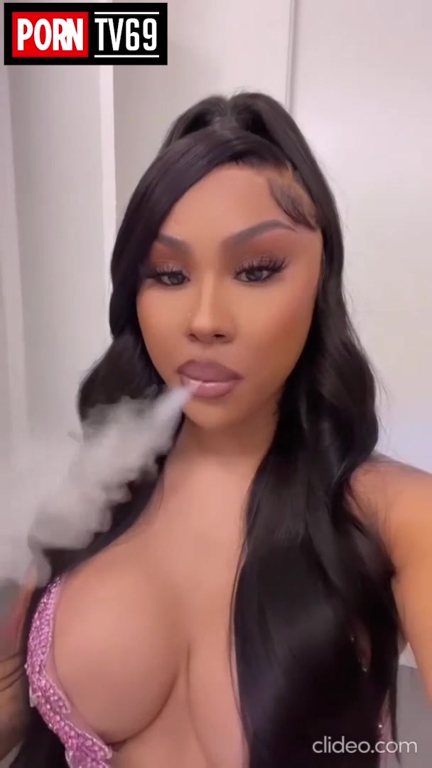 Ari Fletcher nude showing off her big tits!!!