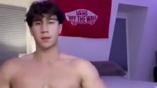 Evan Lamicella is exposed masturbation video is hot viral!!!