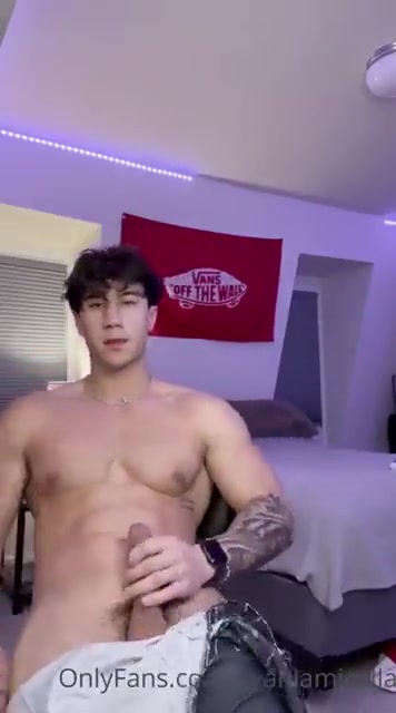 Evan Lamicella is exposed masturbation video is hot viral!!!