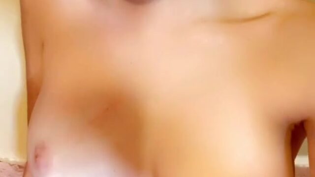 Yumii Bunni / Yumiibunni Onlyfans nude video is so hot!!!