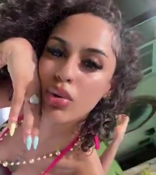 Ahna Mac Shows Off Her Sexy Body