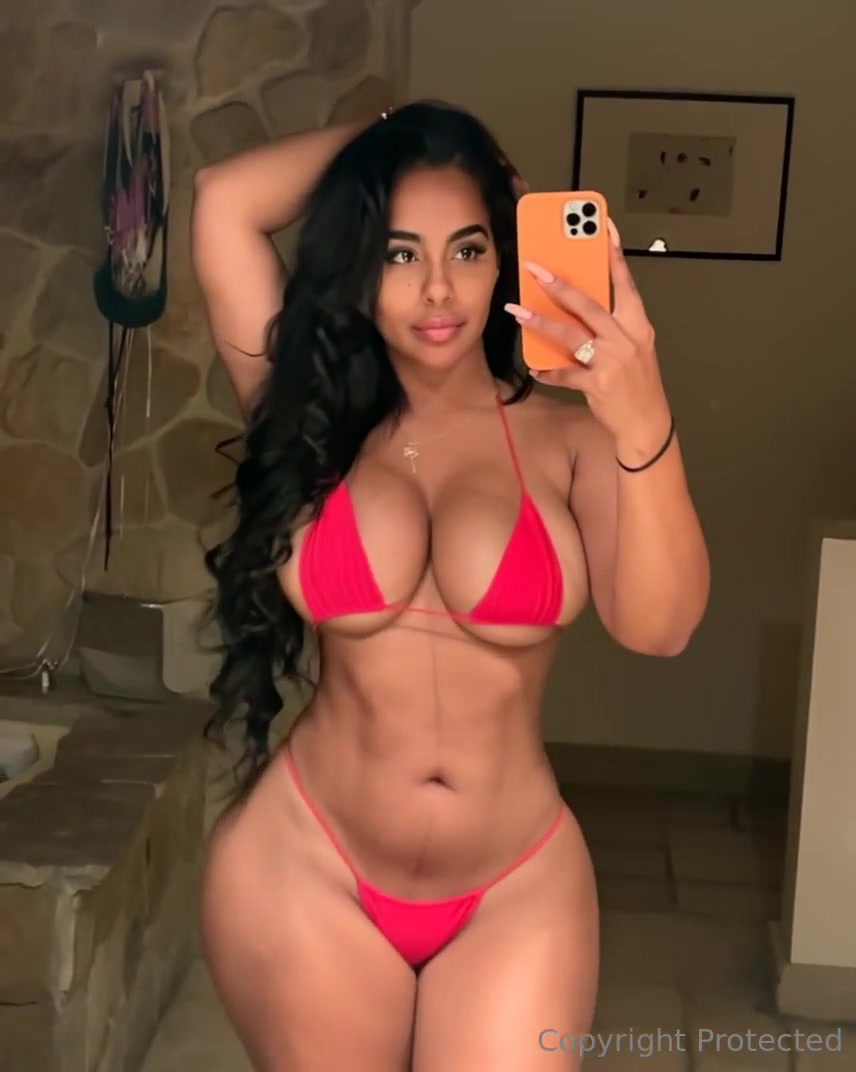 Ayisha Diaz Onlyfans Nude Showing Off Her Hot Body