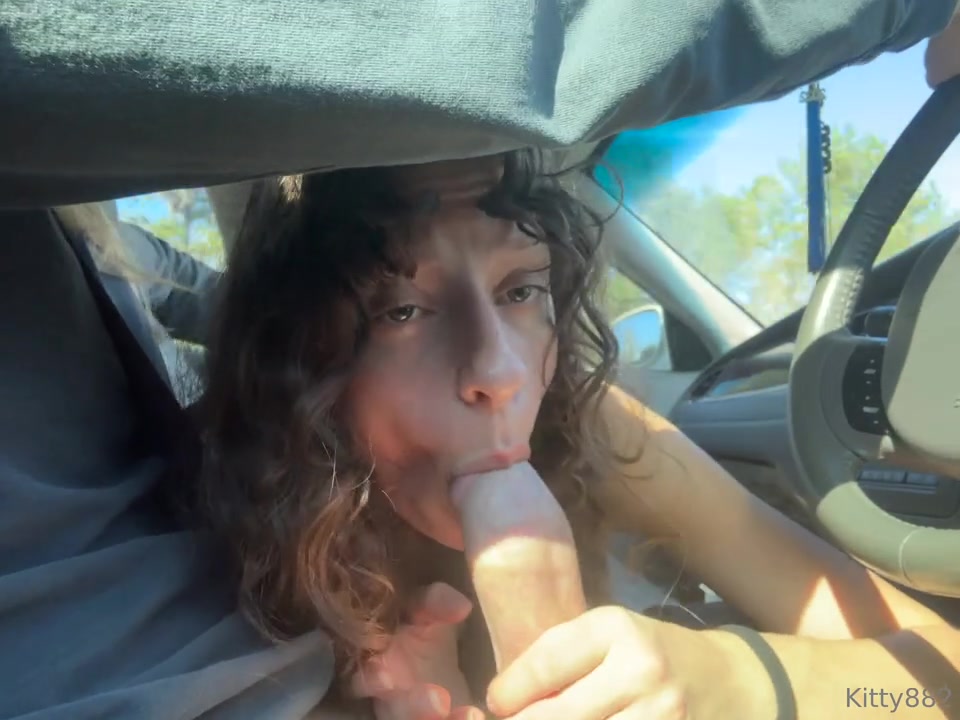 MeowMixAlicia Aka Kitty882 Sucks Her Boyfriend’s Cock In A Car